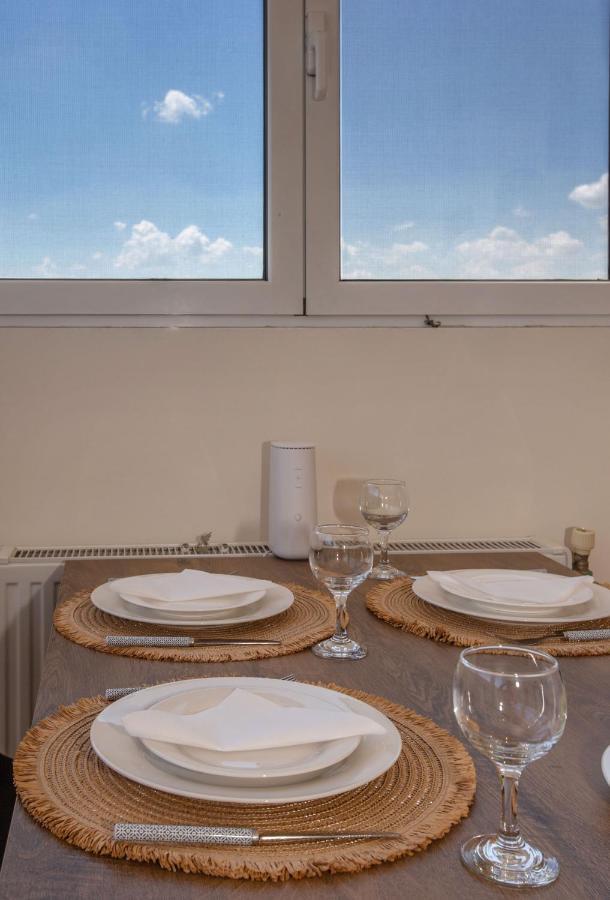 Rooftop Apartment With Great Veranda เอเธนส์ ภายนอก รูปภาพ
